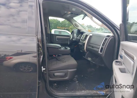 2019 Ram 1500 Classic Warlock 4X4 5'7 Box z USA, uszkodzony, nr VIN 1C6RR7LT1KS709899